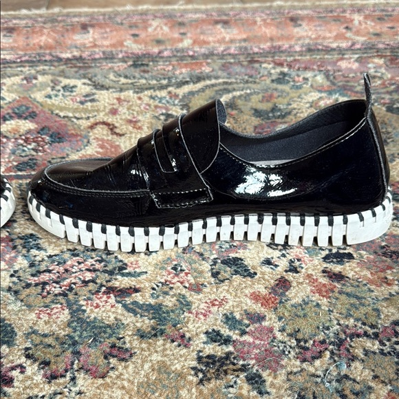 Ilse Jacobsen Black Patent Leather Loafers - Picture 3 of 7